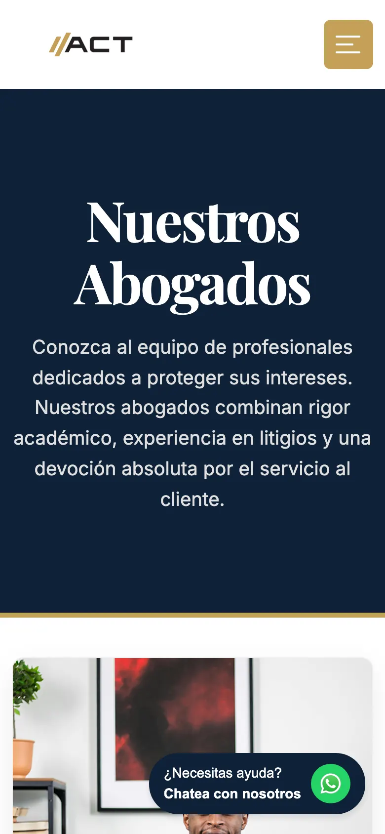Equipo de abogados en celular